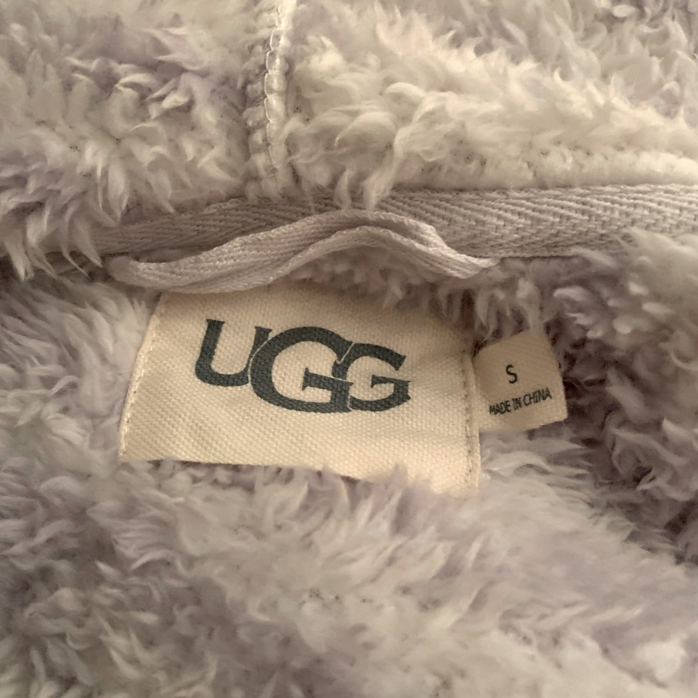 Aarti Plush Robe-by UGG Size small 
 Nwot Plush soft 3/4 length
